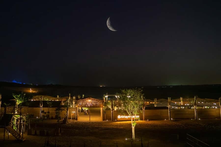 Dubai: Al Khayma Camp Experience with BBQ Dinner - Falconry, Henna, and Small Cultural Touches