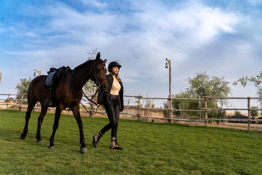 Dubai: Al Marmoom Oasis Horse Riding Experience with Snack - Tea, Arabic coffee, dates, and a slower finish