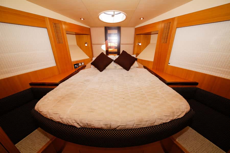 Dubai: Atlantis and Burj Al Arab Cruise on Luxury Yacht - Leaving Dubai Marina by private yacht