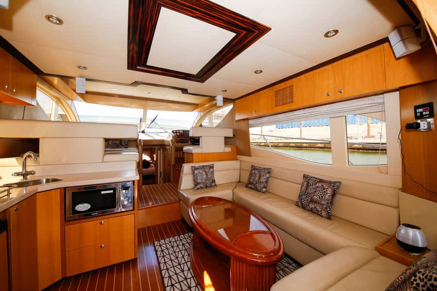 Dubai: Atlantis and Burj Al Arab Cruise on Luxury Yacht - Atlantis, The Palm and Burj Al Arab
