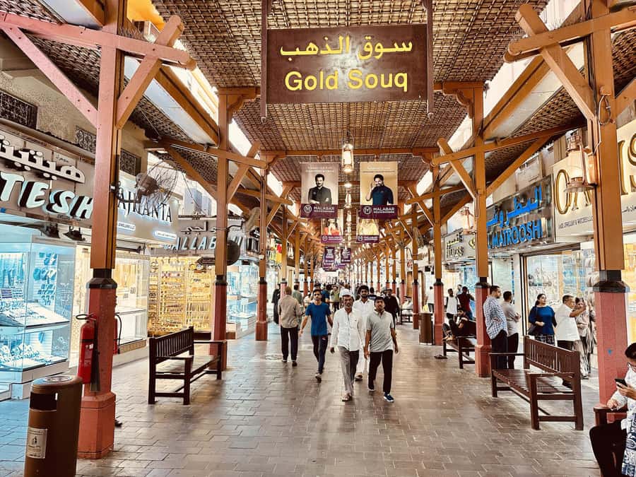 Dubai: Authentic Old Town, Souks, Tastings & Abra Boat Tour - Gold Souk atmosphere and sensible expectations