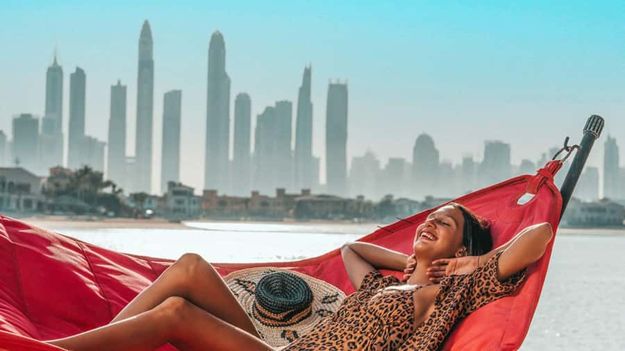 Dubai: Beach Day on the Palm with Skyline Views - Arriving at Th8 Palm and finding your place