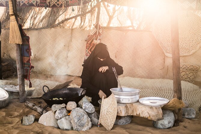 Dubai: Bedouin Culture Safari - Falcons and a 25-minute lesson in hunting culture