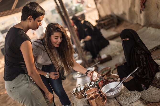 Dubai: Bedouin Culture Safari - A Bedouin breakfast with stories and dancing