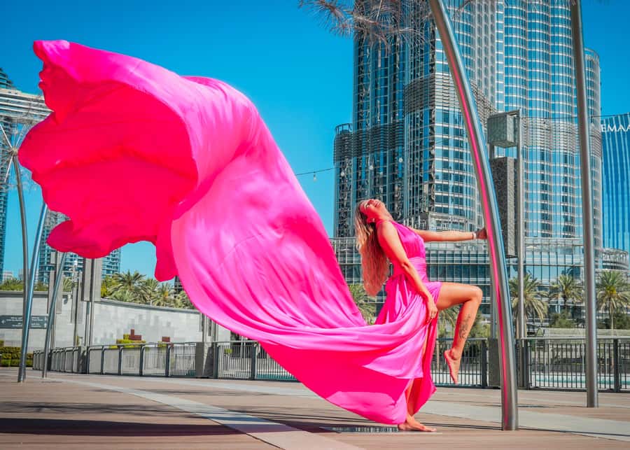 Dubai: Burj Khalifa Flying Dress Videography Shoot - How the photographer shapes the experience