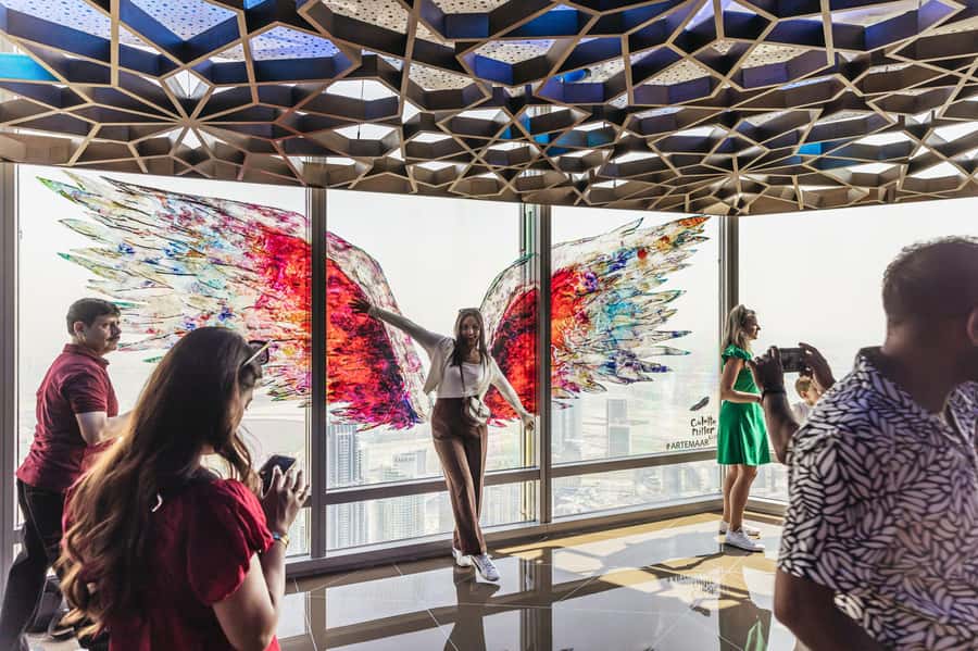 Dubai: Burj Khalifa Sky Level 148, 124, & 125 Entry Ticket - Sunset timing and the changing city