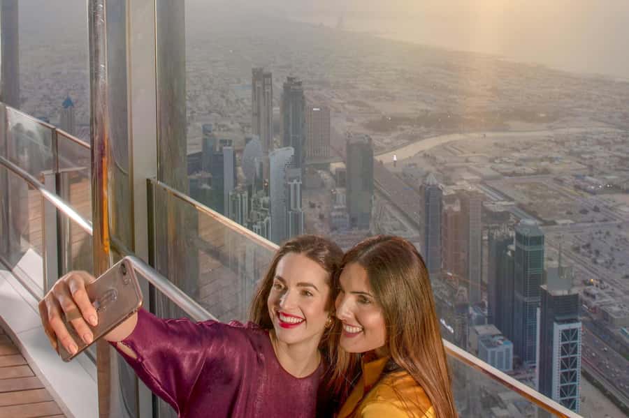 Dubai: Burj Khalifa VIP Experience Level 152 Lounge Access - Starting inside Dubai Mall