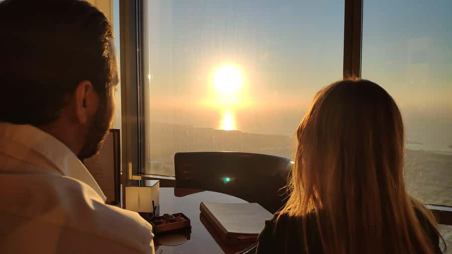 Dubai: Burj Khalifa VIP Sunset Tour with Porsche Transfer - Sunset from the 500-meter lounge