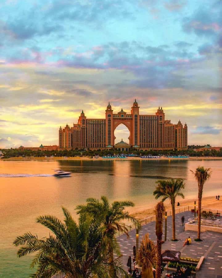 Dubai: City Highlights Private Layover Tour with Transfer - Modern Dubai: Palm Jumeirah and Atlantis