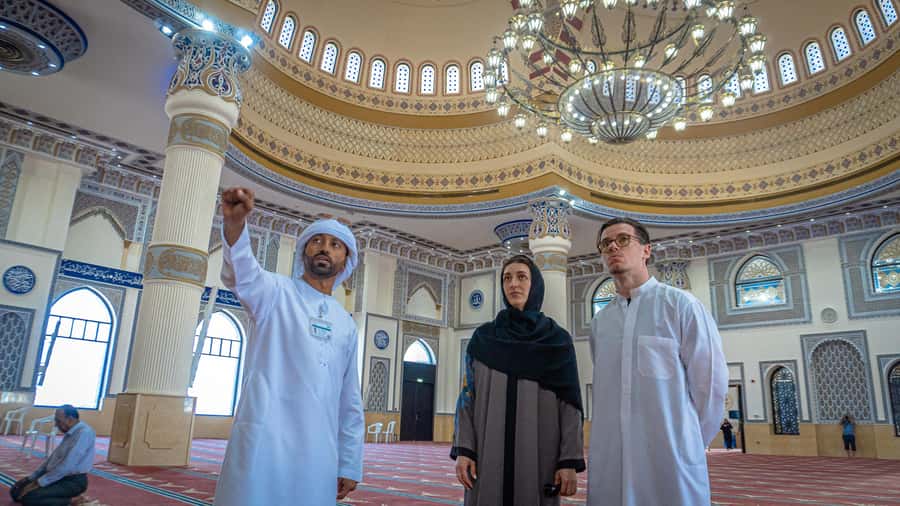 Dubai: City Highlights Tour with Blue Mosque & Street Food - Souk Madinat and Burj Al Arab: polished Dubai first