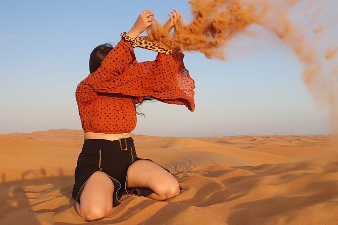 Dubai: Desert Safari 4x4 Dune with Camel Riding and Sandboarding - 25 to 30 minutes of dune bashing