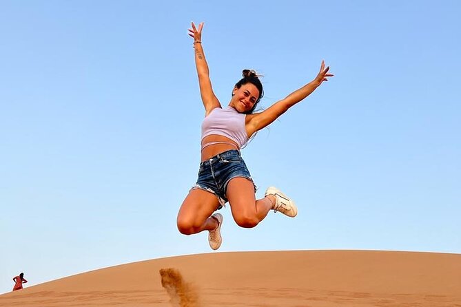 Dubai: Desert Safari 4x4 Dune with Camel Riding and Sandboarding - An evening at the desert camp