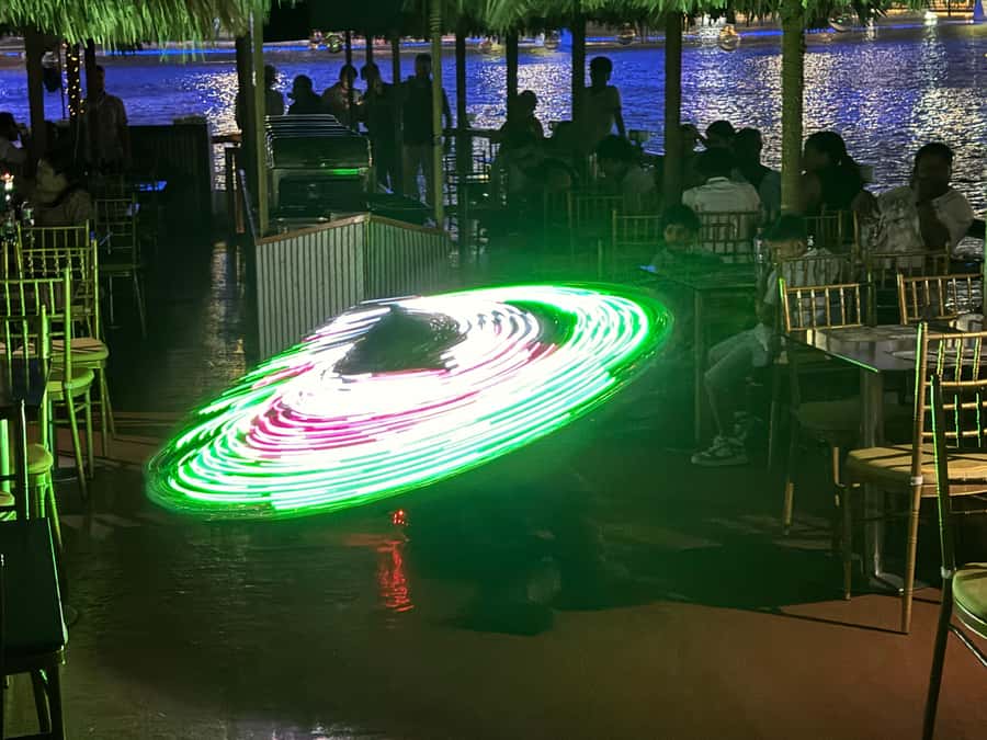 Dubai Dhow Cruise Creek,Marina Shows,Buffet & Drinks options - Shows and atmosphere on board