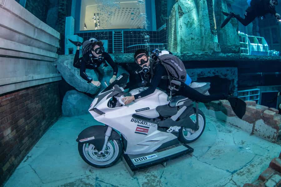 Dubai: Discover Scuba Dive for Beginners at Deep Dive - Reaching 12 meters beneath the surface