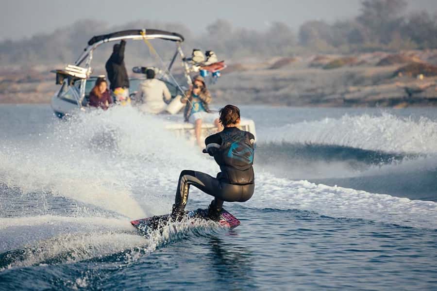 Dubai: Dubai Marina Wakesurfing or Wakeboarding Experience - Key points to know before you book