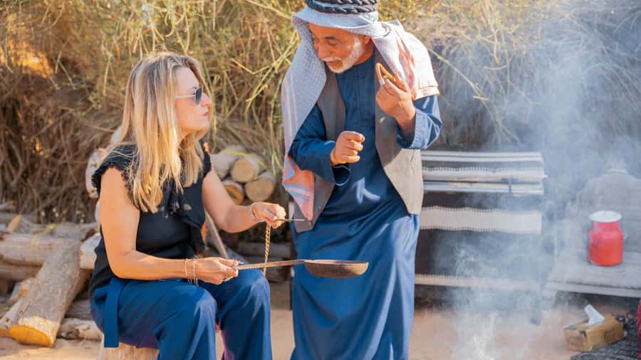 Dubai: Emirati Cultural Experience with Emirati Meal - The Jumeirah Mosque Majlis visit