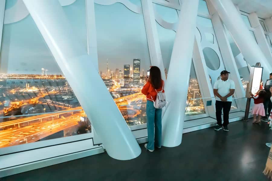 Dubai: Entry Ticket to the Dubai Frame with Deck Access - Why the Dubai Frame works so well