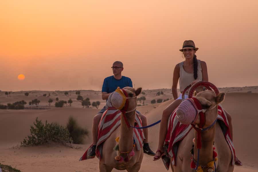 Dubai: Evening Camel Trekking & Dinner at Al Marmoom Oasis - Watching Arabic coffee, bread, and luqaimat being made