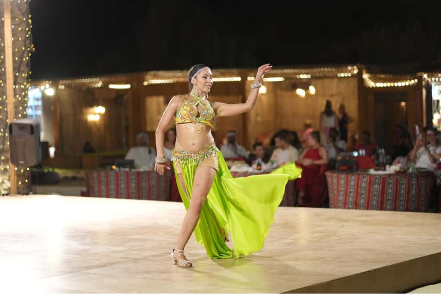 Dubai: Experience 60 Minutes Quad bike & BBQ Dinner - Camel and Falcon Encounters at the Meeting Point