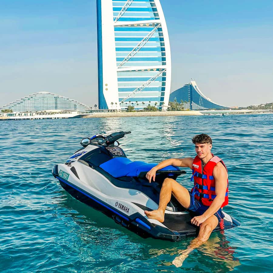 Dubai: Experience Jet Ski to Burj Al Arab +PICTURES & VIDEOS - Riding toward the Burj Al Arab