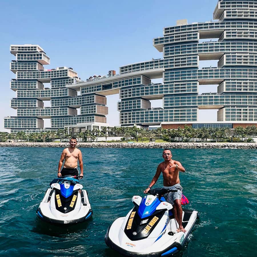 Dubai: Experience Jet Ski to Burj Al Arab +PICTURES & VIDEOS - How the guide shapes the experience