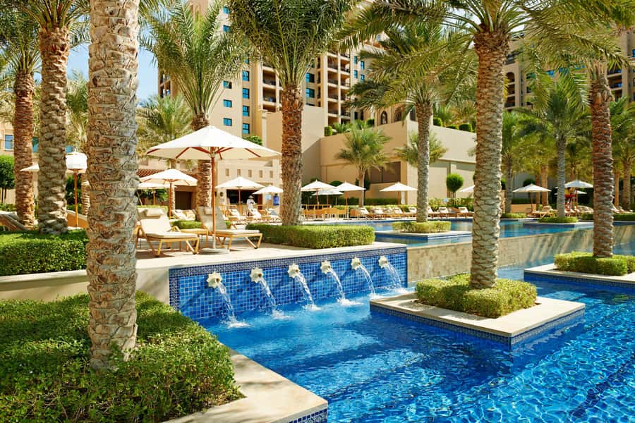 Dubai: Fairmont the Palm Pool and Beach Access - Bask food, drinks, and service beside the water