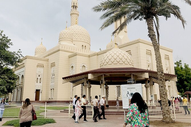Dubai Full Day Tour with Entry Ticket to Burj Khalifa at the Top - Jumeirah Beach and Jumeirah Mosque