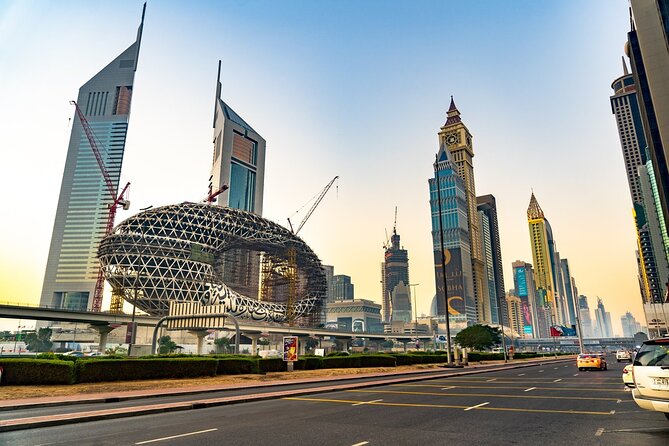 Dubai Full Day Tour without Lunch from Abu Dhabi - Guides, audio commentary, and the human factor