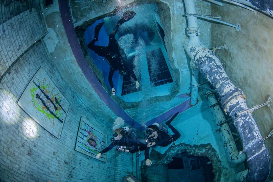 Dubai: Guided Scuba Dive for Certified divers at Deep Dive - What this Dubai underwater visit is really like