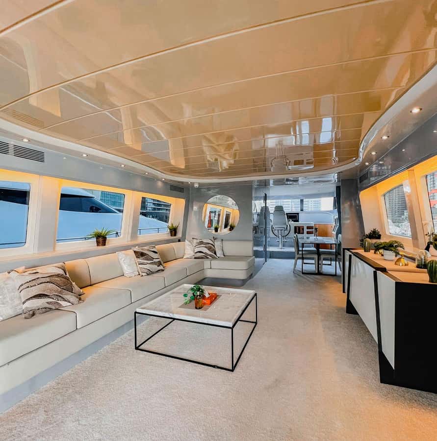 Dubai Harbor: Luxury Yacht Tour with BBQ Options - How the BBQ option changes the mood