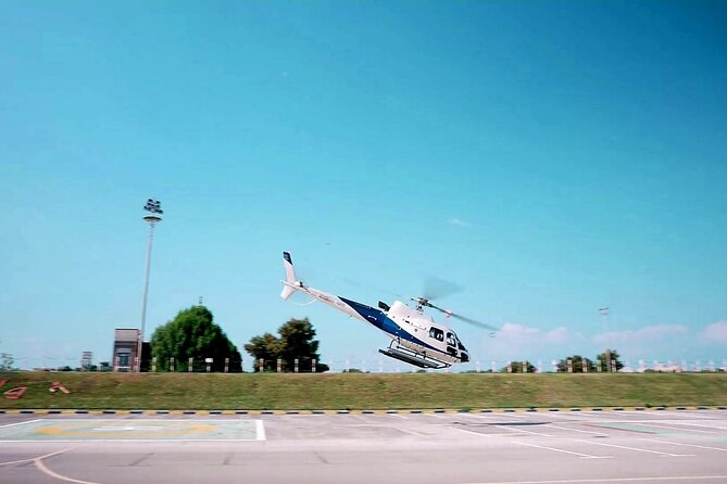 Dubai Helicopter Experience with Sightseeing Options - Burj Khalifa from a useful angle
