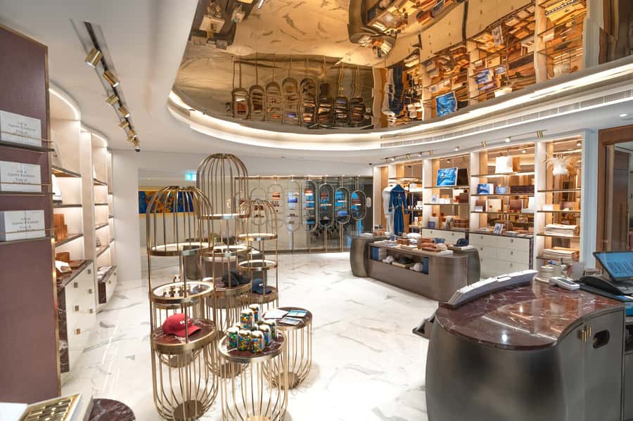 Dubai: Inside Burj Al Arab Guided Tour with Optional Extras - Who will enjoy this most?