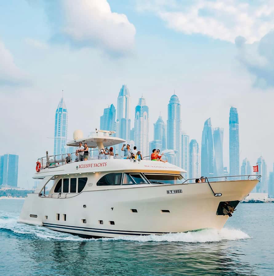 Dubai: Instagrammable Yacht Tour with Drinks & Ain/JBR Views - Key points to know before booking