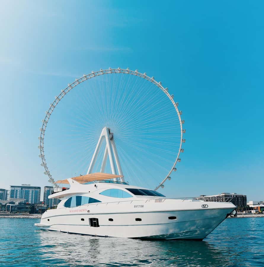 Dubai: Instagrammable Yacht Tour with Drinks & Ain/JBR Views - A spacious yacht with room to choose your view