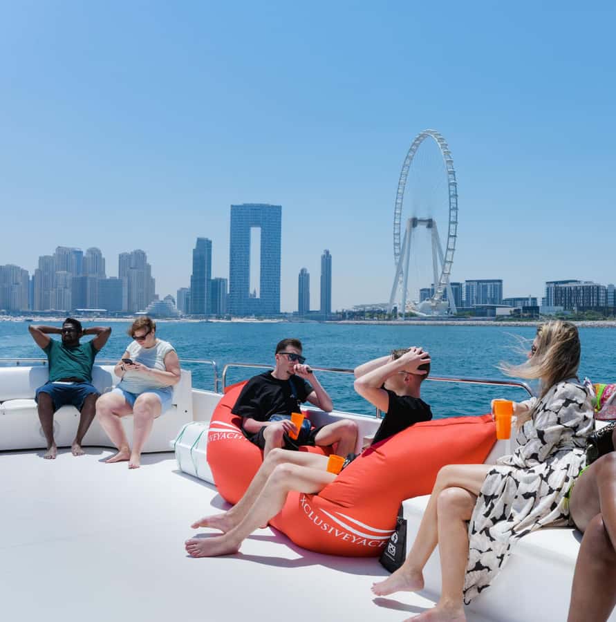 Dubai: Instagrammable Yacht Tour with Drinks & Ain/JBR Views - The marina route: towers, water, and wide photo angles