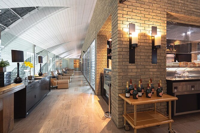 Dubai International Airport (DXB) T3/T1/T2 VIP Lounge Access - Finding the right lounge and getting through the desk