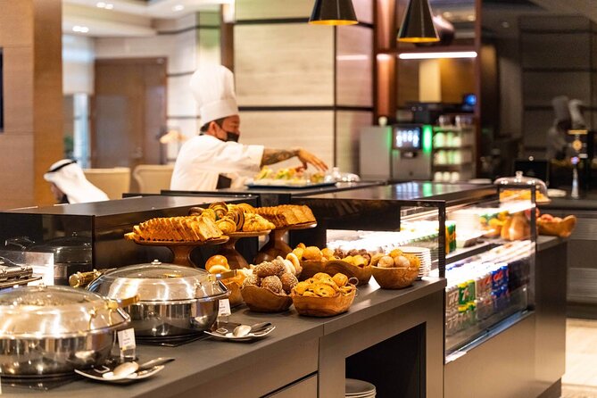 Dubai International Airport (DXB) T3/T1/T2 VIP Lounge Access - Food and drinks: useful, but do not expect a fine-dining meal