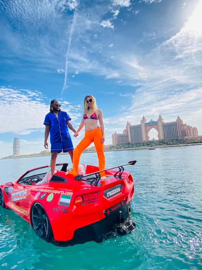 Dubai: Jet Car to Burj Al Arab with Breakfast and Soft drink - How the guides shape the experience