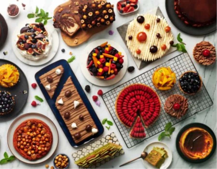 Dubai: Luxury Dinner Buffet at Gastronomy Atlantis The Royal - Service can be excellent, or simply polite