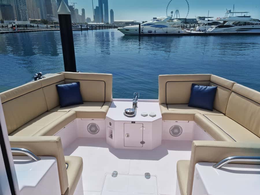 Dubai: Luxury Sightseeing Cruise with Food and Drinks - Key points to know before booking