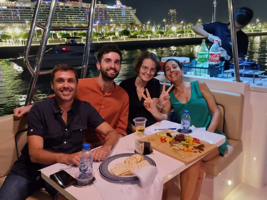 Dubai: Luxury Sightseeing Cruise with Food and Drinks - Atlantis and the outer Palm, weather permitting