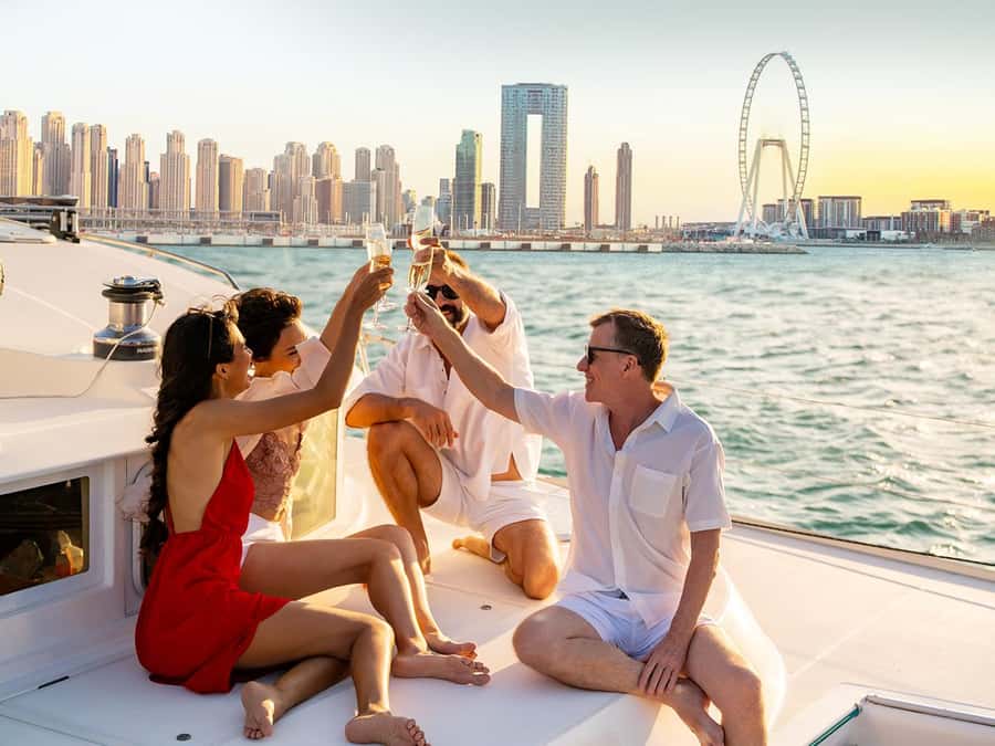 Dubai: Luxury Sunset Yacht Tour with Snacks and Drinks - Why a sunset yacht ride works well in Dubai