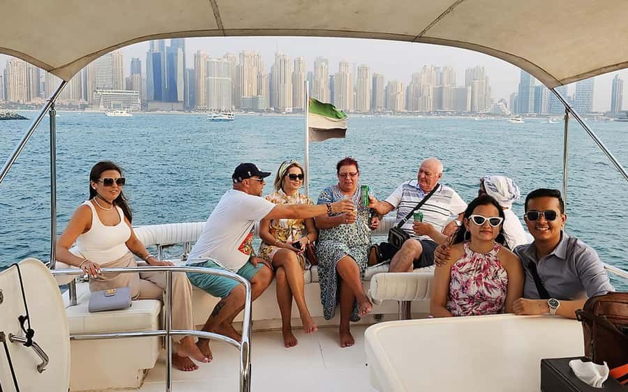 Dubai: Luxury Sunset Yacht Tour with Snacks and Drinks - Atlantis The Palm or Burj Al Arab