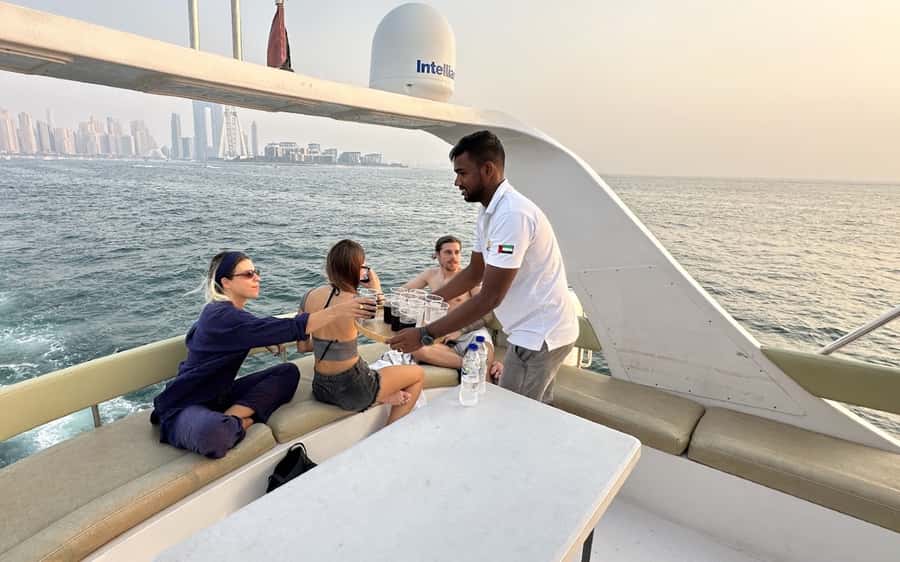 Dubai: Luxury Sunset Yacht Tour with Snacks and Drinks - Jumeirah Beach Residence and Dubai Marina
