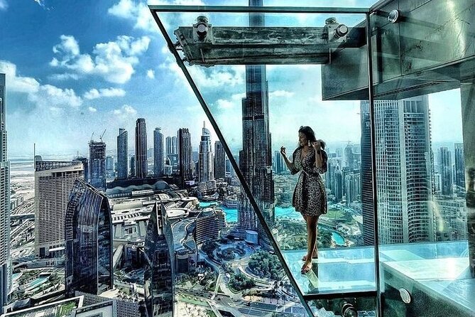 Dubai Mall Aquarium with Penguin Cove + Skyview Ticket - Who will enjoy this combo most?