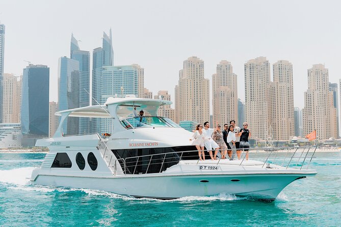 Dubai Marina 1hr Yacht tour with Drinks - Bluewaters Island and the view of Ain Dubai
