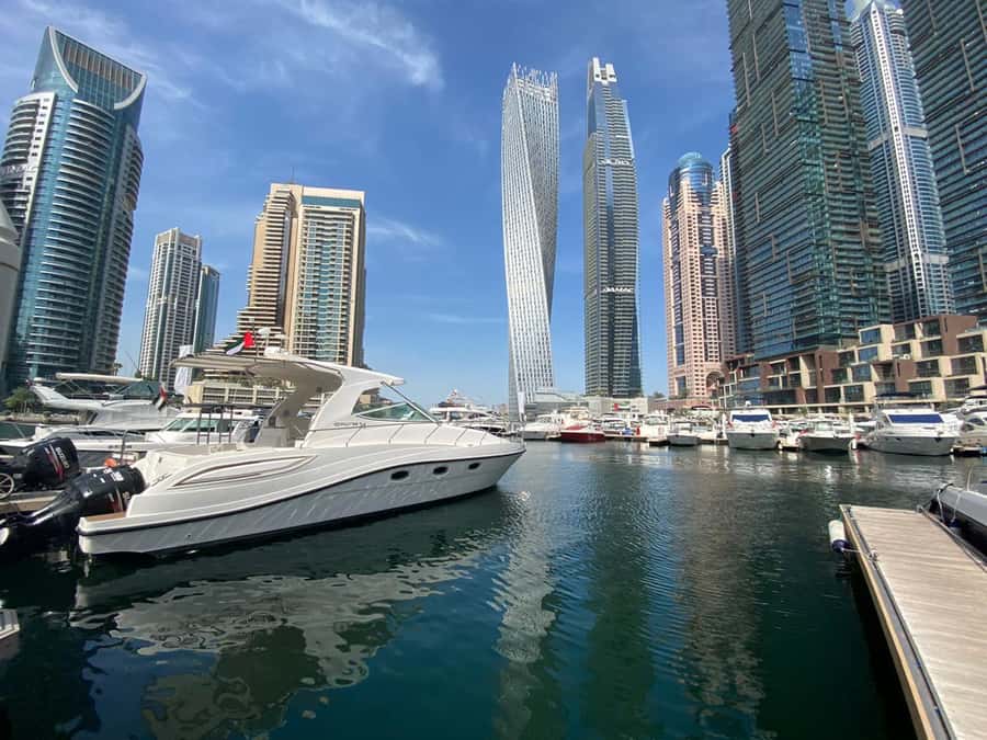 Dubai Marina: 2-Hour Mini Yacht Ride - Why a private boat is a smart way to see Dubai