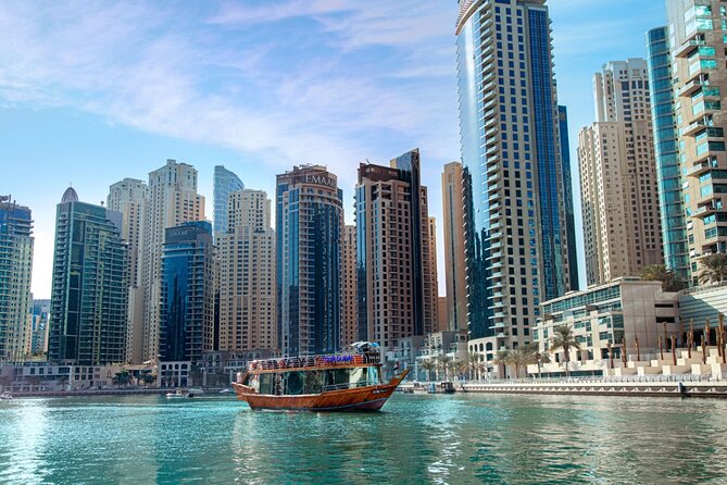 Dubai Marina Dhow Sightseeing Cruise - How much sightseeing fits into one hour?