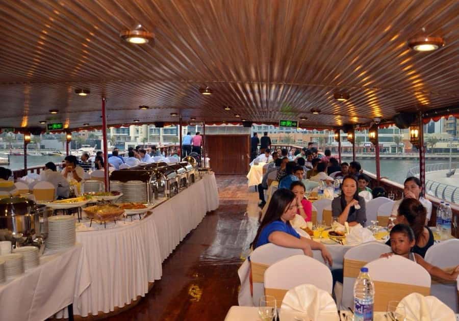 Dubai Marina Dinner Cruise with Live Entertainment(Al Wasl) - Why a Dubai Marina dinner cruise works so well