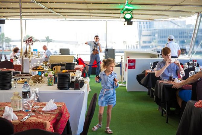 Dubai Marina Dinner Cruise with Live Music & Open Bar - Seating, views, and the smoking question